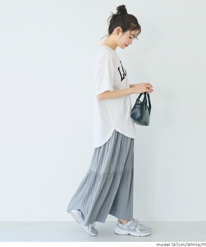 英字LOGO圓弧剪裁短袖上衣