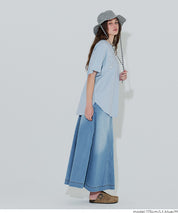 英字LOGO圓弧剪裁短袖上衣