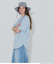 英字LOGO圓弧剪裁短袖上衣