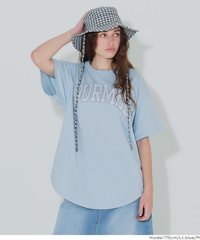 英字LOGO圓弧剪裁短袖上衣