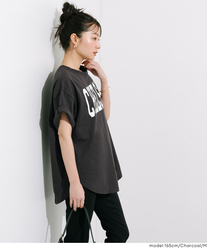 英字LOGO圓弧剪裁短袖上衣