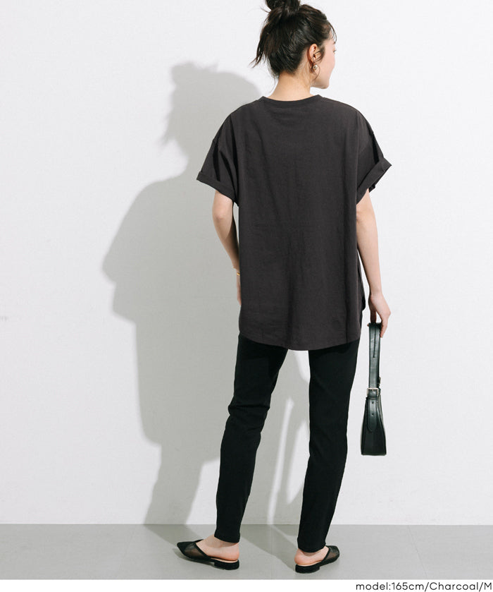 英字LOGO圓弧剪裁短袖上衣