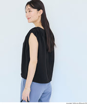 簡約打摺設計無袖上衣 (Shoulder Tuck Blouse)