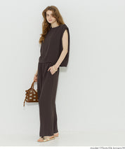 簡約打摺設計無袖上衣 (Shoulder Tuck Blouse)