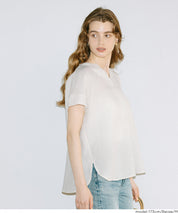 凹凸肌理小V領簡約短袖上衣 (Seersucker V-neck Top)
