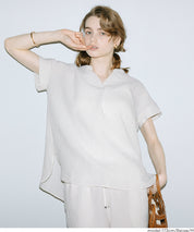 凹凸肌理小V領簡約短袖上衣 (Seersucker V-neck Top)