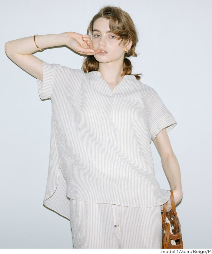 凹凸肌理小V領簡約短袖上衣 (Seersucker V-neck Top)