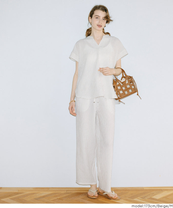 凹凸肌理小V領簡約短袖上衣 (Seersucker V-neck Top)