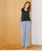 【可配套】凹凸肌理直條紋休閒褲 (Relaxed-fit seersucker pants)
