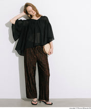 日系V領透膚荷葉拼接上衣 (Sheer sleeve flared blouse )