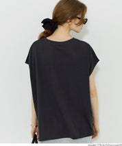 寬鬆英字LOGO短袖上衣 (Short-sleeved logo T-shirt)