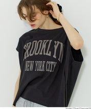 寬鬆英字LOGO短袖上衣 (Short-sleeved logo T-shirt)