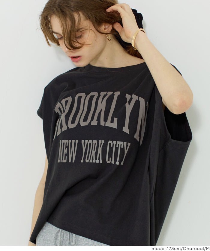 寬鬆英字LOGO短袖上衣 (Short-sleeved logo T-shirt)