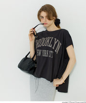 寬鬆英字LOGO短袖上衣 (Short-sleeved logo T-shirt)