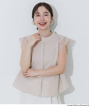 日系蕾絲拼接無袖上衣( Blouse with lace flares)