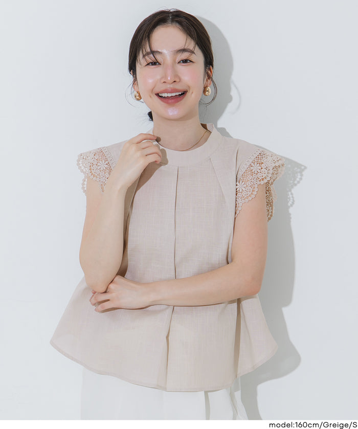 日系蕾絲拼接無袖上衣( Blouse with lace flares)