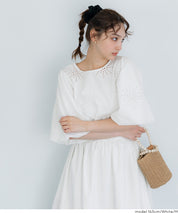 森系蕾絲泡泡袖短版上衣( Lace Back Ribbon Blouse)