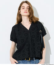 森系棉質蕾絲V領上衣 (Cotton punched lace Top)