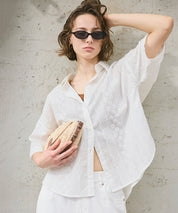 棉質小花蕾絲短袖襯衫 (Cotton lace oversized short-sleeved shirt)