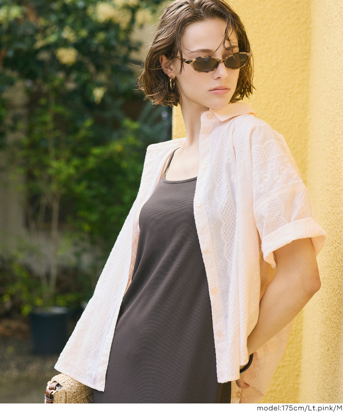 棉質小花蕾絲短袖襯衫 (Cotton lace oversized short-sleeved shirt)