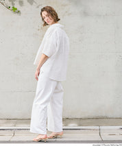 棉質小花蕾絲短袖襯衫 (Cotton lace oversized short-sleeved shirt)