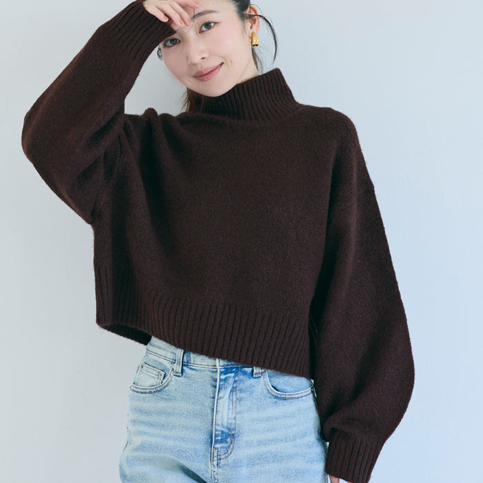 短版半高領泡泡袖毛衣