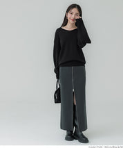 Volume sleeve V-neck knit