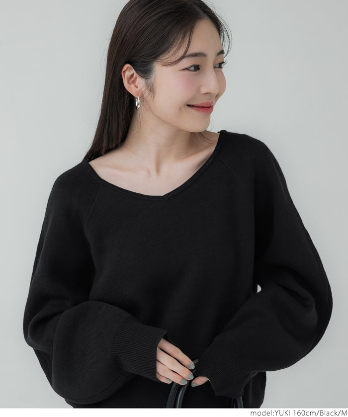 Volume sleeve V-neck knit