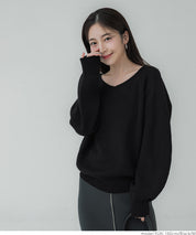 Volume sleeve V-neck knit