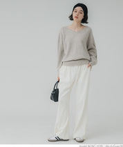 Volume sleeve V-neck knit