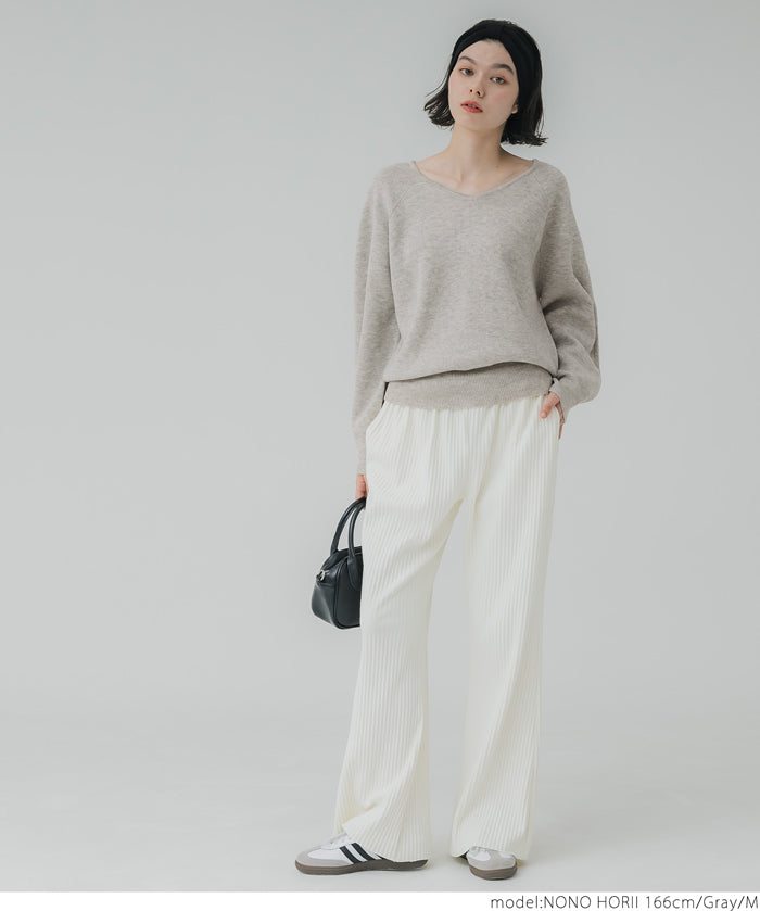 Volume sleeve V-neck knit