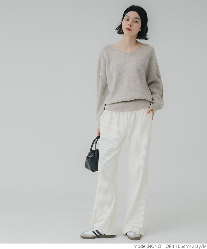 Volume sleeve V-neck knit