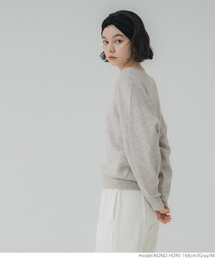 Volume sleeve V-neck knit