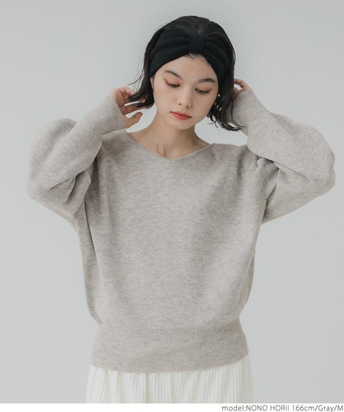 Volume sleeve V-neck knit