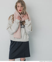 Yak-style knit scarf