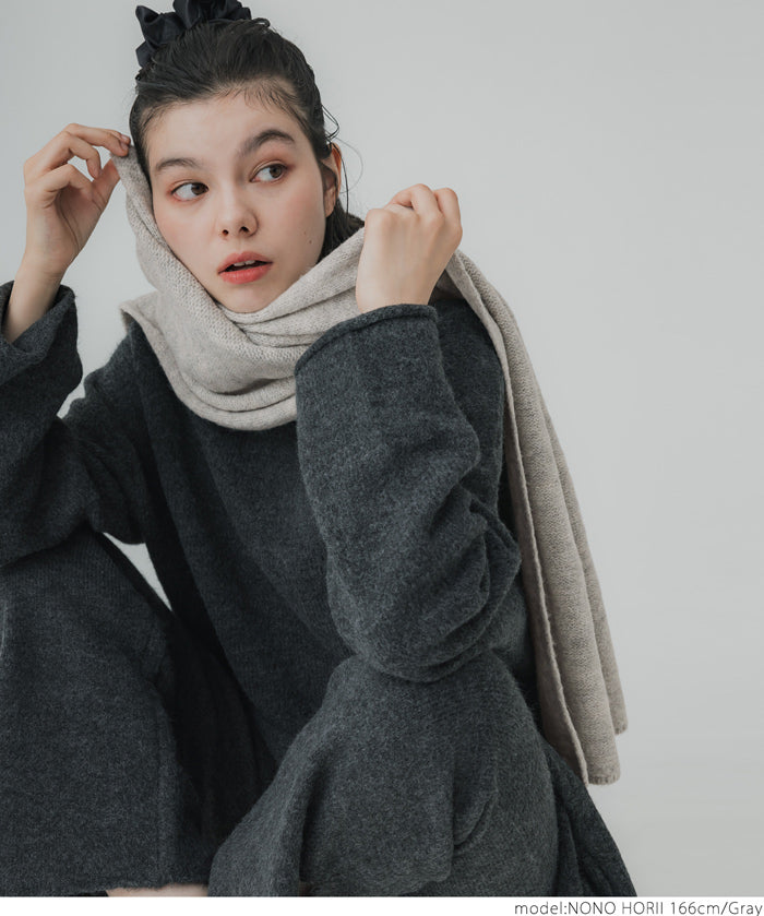 Yak-style knit scarf
