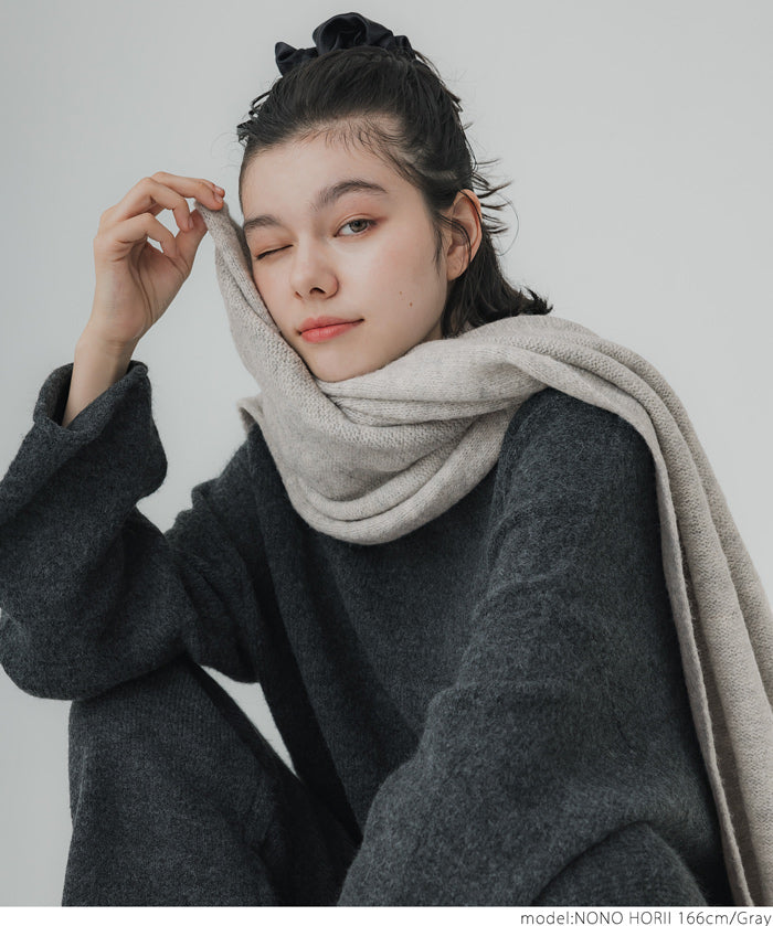 Yak-style knit scarf