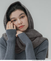 Yak-style knit scarf
