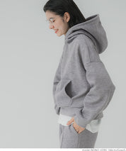 Brushed lining cropped hoodie