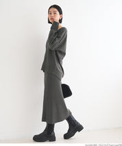 V-neck knit & camisole dress set
