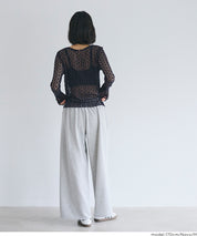 日系蕾絲透膚內搭上衣