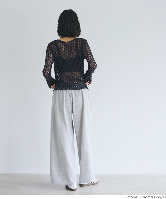 日系蕾絲透膚內搭上衣