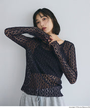 日系蕾絲透膚內搭上衣