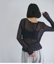 日系蕾絲透膚內搭上衣