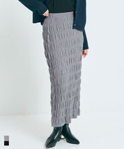Irregularly gathered elastic straight skirt 
