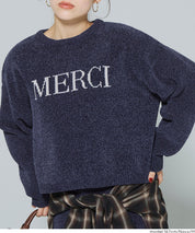 可機洗 可配套雪尼爾英字LOGO圓領針織毛衣