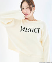 可機洗 可配套雪尼爾英字LOGO圓領針織毛衣