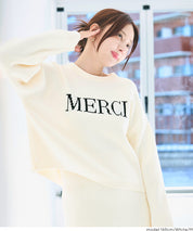 可機洗 可配套雪尼爾英字LOGO圓領針織毛衣