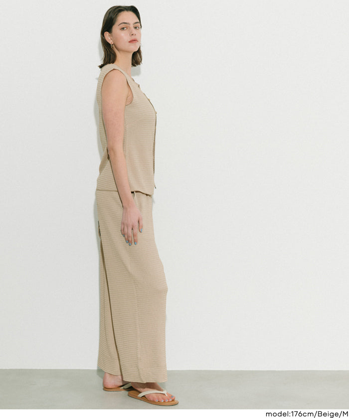 皺褶肌理彈性金扣背心 (Button vest with textured)