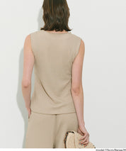 皺褶肌理彈性金扣背心 (Button vest with textured)